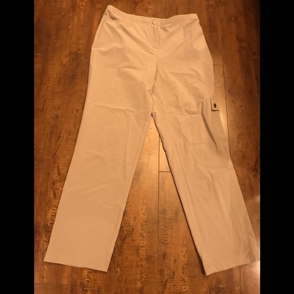 Chico’s Weekend Grey Pants - Picture 3 of 6